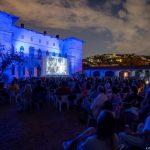 To 12ο ATHENS OPEN AIR FILM FESTIVAL στην Πεντέλη στο Μέγαρο Δουκίσσης Πλακεντίας παρουσιάζει τον επετειακό ΔΡΑΚΟΥΛΑ του Φράνσις Φορντ Κόπολα σε εντυπωσιακή προβολή:  Σάββατο 23 Ιουλίου – 21:30